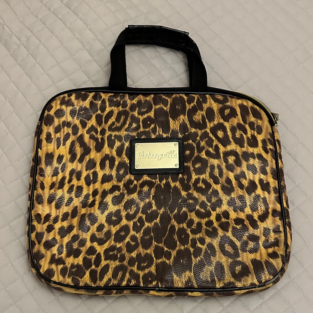 Betsey Johnson Leopard Print laptop Betseyville line